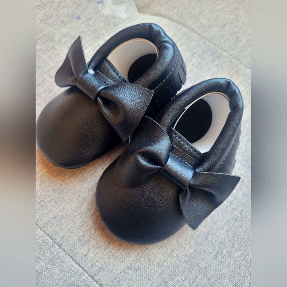 NEW Baby Faux Leather Moccasins with Bow Black Slip On Elastic 0-6 Months